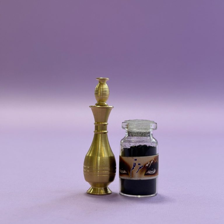 سرمه و خط چشم